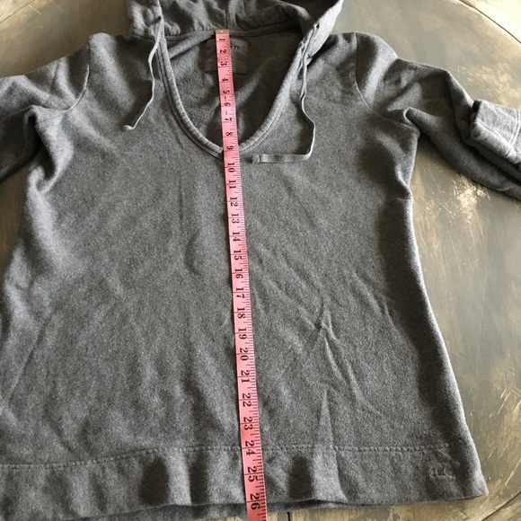 IZOD SWEATSHIRT - Picture 5 of 6